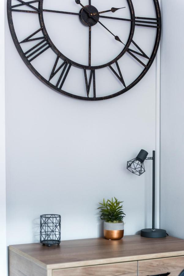 City Centre Stylish Apartment With Free Parking EDI Buitenkant foto