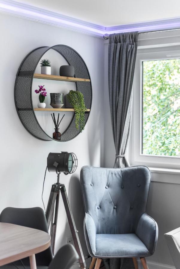 City Centre Stylish Apartment With Free Parking EDI Buitenkant foto